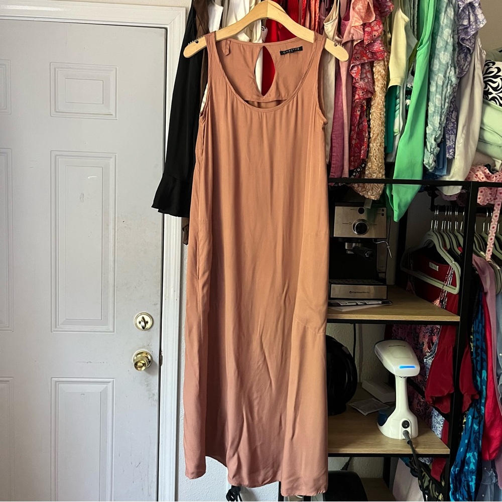 CURATOR SF clay apricot peach‎ orange tan brown rayon sleeveless midi dress
